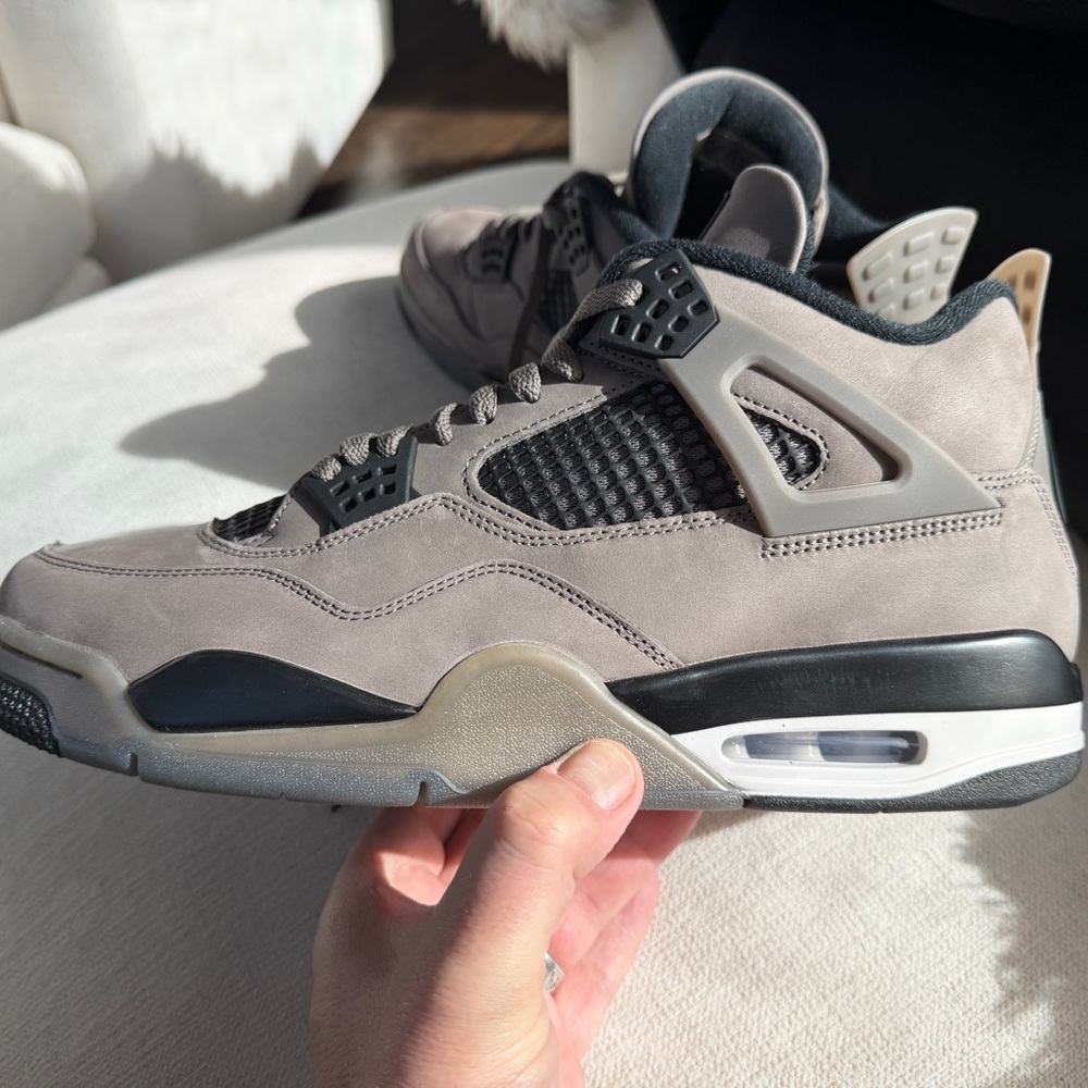 Air Jordan 4 Retro “Cave Stone & Black”
